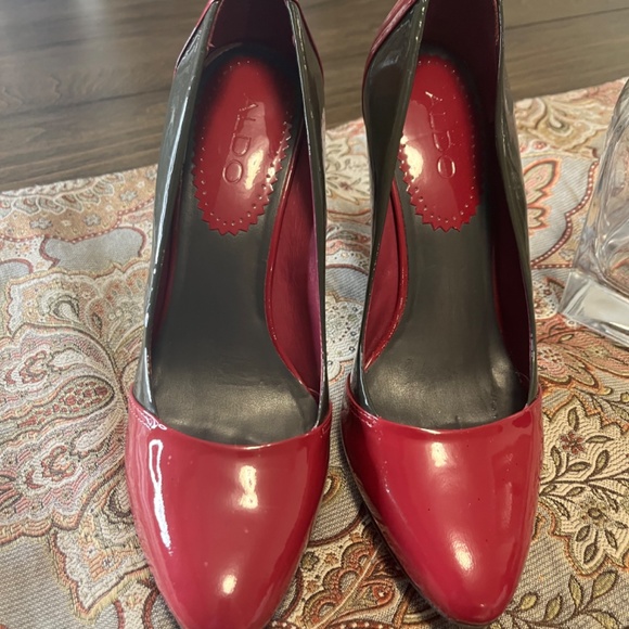 Aldo two toned Fuchsia/ dark gray pumps - Picture 6 of 6